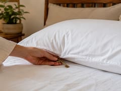 Colocar una llave debajo de la almohada: para qué sirve y qué significa según el Feng Shui