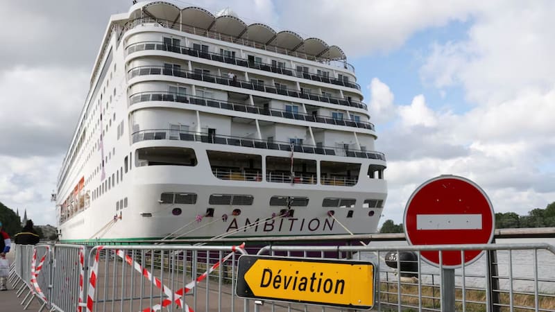 Llega a España un nuevo buque con 1700 personas confinadas tras la muerte de un pasajero por un virus altamente peligroso