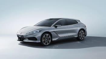 Llega el auto chino eléctrico con mayor autonomía del mundo: dura más de 1000 kilómetros y tiene 1100 caballos de fuerza