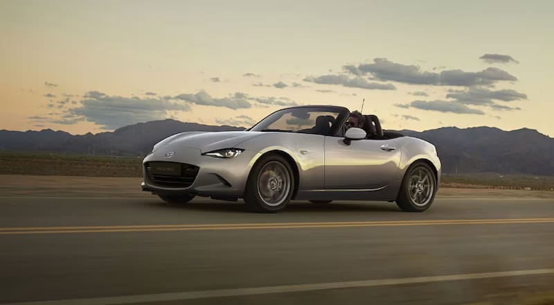 Llega el nuevo Mazda MX-5: este vehículo descapotable combina diseño lujoso y tecnología avanzada.