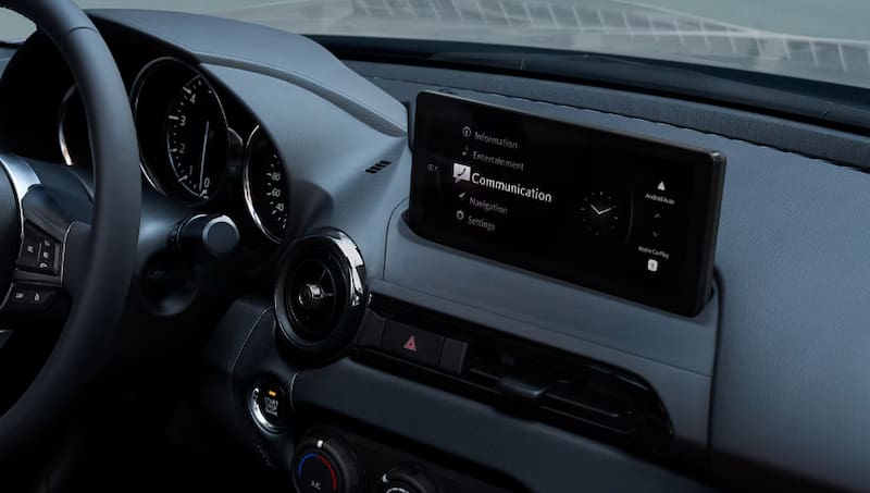 Llega el nuevo Mazda MX-5: este vehículo descapotable combina diseño lujoso y tecnología avanzada.