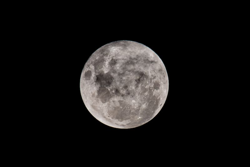 Llega un eclipse lunar a España: a qué hora será y desde qué provincias podrá verse mejor (foto: Shutterstock)