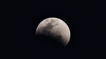 Llega un eclipse lunar a España: a qué hora será y desde qué provincias podrá verse mejor