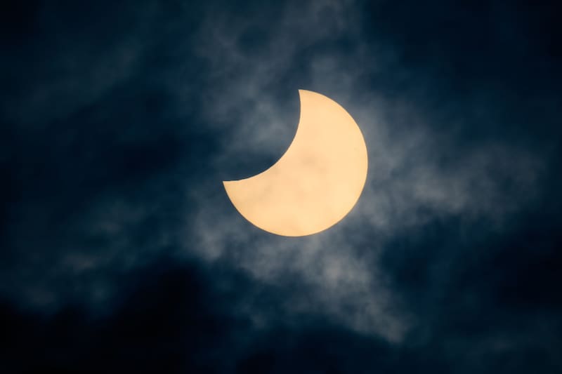 Llega un eclipse lunar a España: a qué hora será y desde qué provincias podrá verse mejor (foto: Shutterstock)