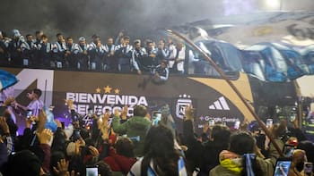 El conmovedor gesto de la Selección con los hinchas que fueron a recibirlos a Ezeiza