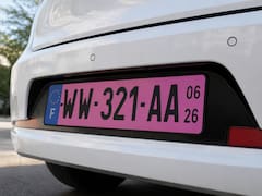 Alerta conductores | Llegan ya las matrículas rosas a todo el país y estos son los coches que se ven afectados