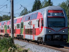 Llegan los trenes con dos pisos: el Gobierno anunció que renovará la línea más usada con vagones producidos en el país