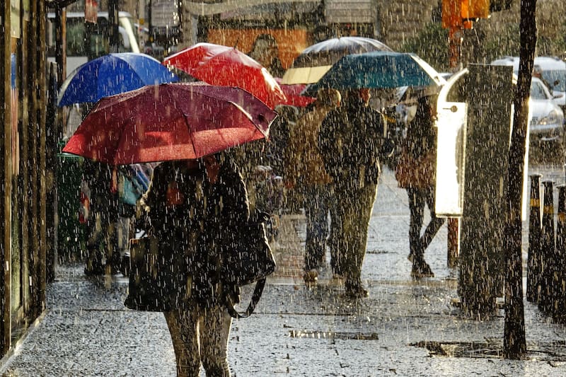 Las precipitaciones podrán ir acompañadas de tormentas y provocar inundaciones en zonas bajas, además de crecidas repentinas en arroyos y ramblas.