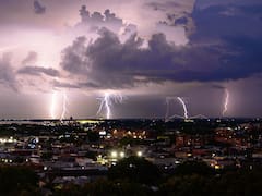 El SMN advierte por lluvias intensas y un frente frío este sábado 17: qué zonas están en alerta