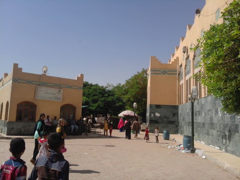 Al Bahnasa, identificada con la antigua Oxirrinco, es uno de los enclaves arqueológicos más relevantes para el estudio de papiros. (Fuente: Wikimedia Commons)