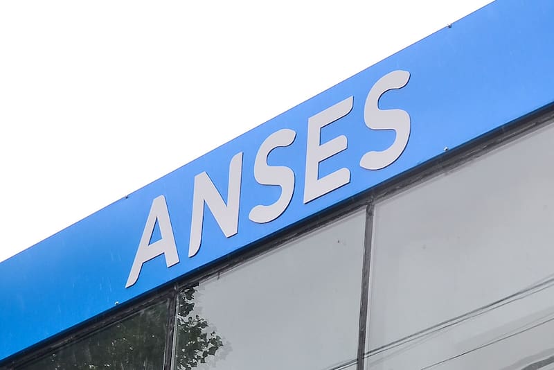 Los depósitos de AUH y AFH, así como también de jubilaciones y pensiones, comenzarán a realizarse el jueves 8 de octubre. (Foto: ANSES)
