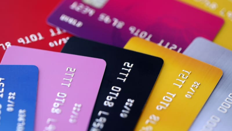 Los bancos bloquearán las tarjetas de débito de todas estas personas y quedarán suspendidas para pagar en comercios aunque no existan deudas
Fuente: Shutterstock
