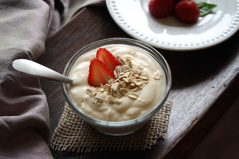 Los beneficios de consumir yogur griego.