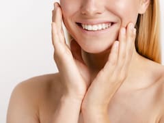 Los cinco hábitos que todo el mundo hace, pero arruinan el colágeno de la piel sin que lo sepas, según un dermatólogo