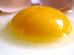 Qué significa que un huevo tenga la yema muy amarilla o muy pálida: esto dicen los expertos