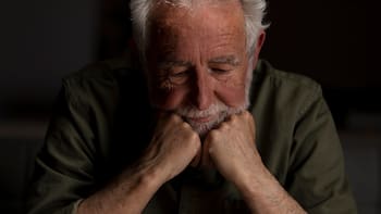 Los hombres nacidos entre 1960 y 1980 no tienen amigos cercanos por este motivo: “se creen fuertes, pero en realidad puede ser peligroso”