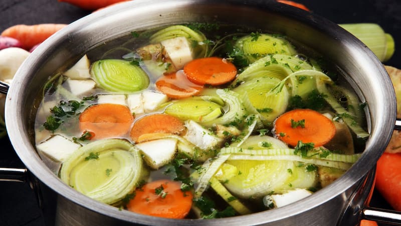 Los mejores chefs del mundo lo confirman: “El caldo con más sabor lleva 1,5 kg de verduras y 2,5 litros de agua”
Fuente: Shutterstock