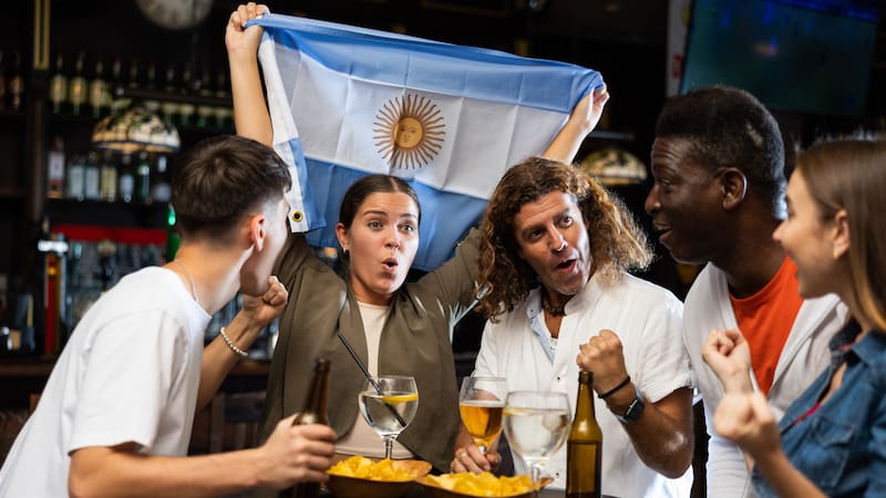 Los negocios del Mundial: argentinos en los Estados Unidos se preparan para hacer rendir la Copa del Mundo
