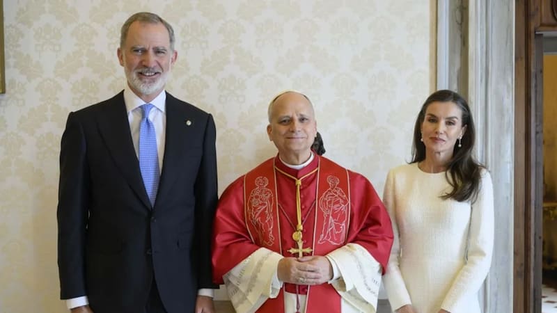 Los Reyes se reunieron con el papa León XIV en el Vaticano: dialogaron sobre el viaje a España y el compromiso por la paz. Foto: EFE