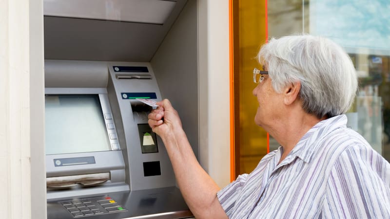 Los titulares de jubilaciones y pensiones cuyo DNI termine con este número serán los primeros en cobrar esta semana. (Foto: Shutterstock)
