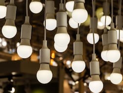 Golpeada por la caída del consumo, una marca local de lamparitas entró en concurso