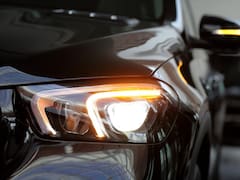 Cómo limpiar las luces, faros y ópticas de los autos con crema dental: para qué sirven