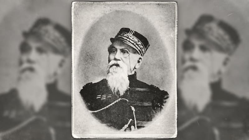 Fotografía oficial de Lucio V. Mansilla (1831 - 1913) en dominio público por muerte del autor hace más de 70 años.