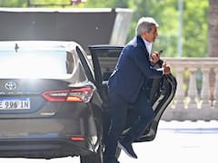 Con Luis Caputo en el centro, el Gobierno ordena la estrategia y evalúa los pedidos de los gobernadores