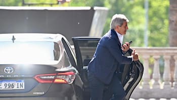 Con Luis Caputo en el centro, el Gobierno ordena la estrategia y evalúa los pedidos de los gobernadores