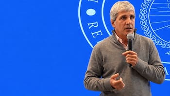 Luis Caputo habló ante empresarios y líderes de la construcción: “Hay que perderle el miedo al kirchnerismo”