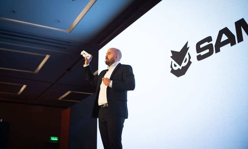 Luis Larrea, director de ingeniería de soluciones de Samsara en su presentación en el evento Operaciones Inteligentes en Ciudad de México | Cortesía