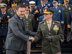 El Gobierno oficializó a Carlos Presti como nuevo ministro de Defensa, tras la salida de Petri