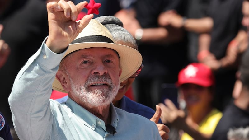 La administración de Lula informó que está acelerando las transferencias del programa Bolsa Família, un beneficio que reciben 19 millones de hogares.