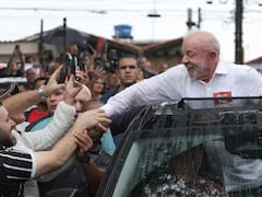 Lula pidió extender el horario de votación por la falta de autobuses en San Pablo y Salvador