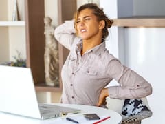 Ni descanso absoluto, ni masajes, ni elongación: el ejercicio que recomiendan para tratar la lumbalgia