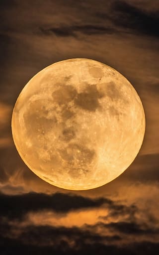 Una astronauta de Artemis reveló el secreto más profundo de la Luna: “Está en el corazón de…”