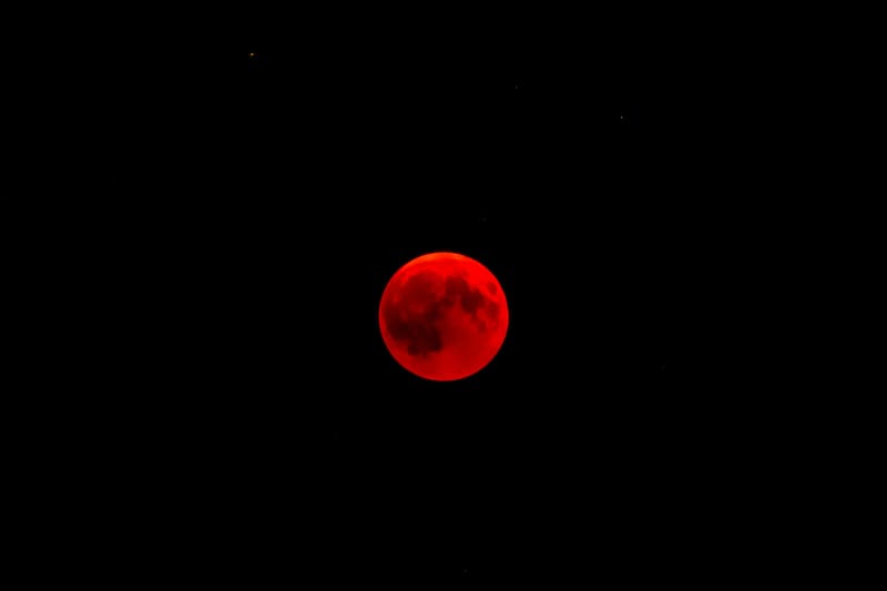 La Luna de Sangre podrá verse desde la Argentina durante la noche del 27 y la madrugada del 28 de agosto.