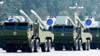 Cambia la guerra: China reveló un arma de rayos que supera a la ciencia ficción