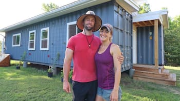 Dejaron sus trabajos, vendieron su casa y construyeron la suya con dos contenedores: “No teníamos experiencia previa en construcción”