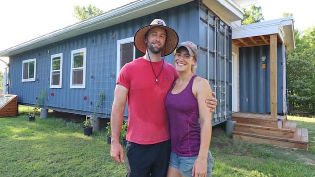 Dejaron sus trabajos, vendieron su casa y construyeron la suya con dos contenedores: “No teníamos experiencia previa en construcción”