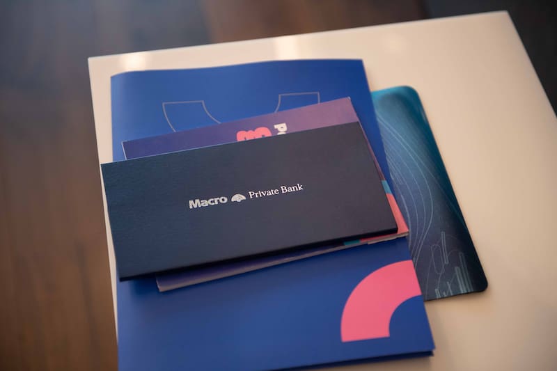La tarjeta de crédito de metal de Visa, uno de los productos que ofrece Macro Private Bank