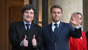 Emmanuel Macron recibió a Javier Milei en París junto a gobernadores