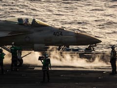 Tras la caída del avión de combate estadounidense, sigue la búsqueda de piloto desaparecido