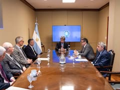 El Gobierno abre otro frente en tribunales internacionales y analiza cómo llevar la causa AMIA a La Haya