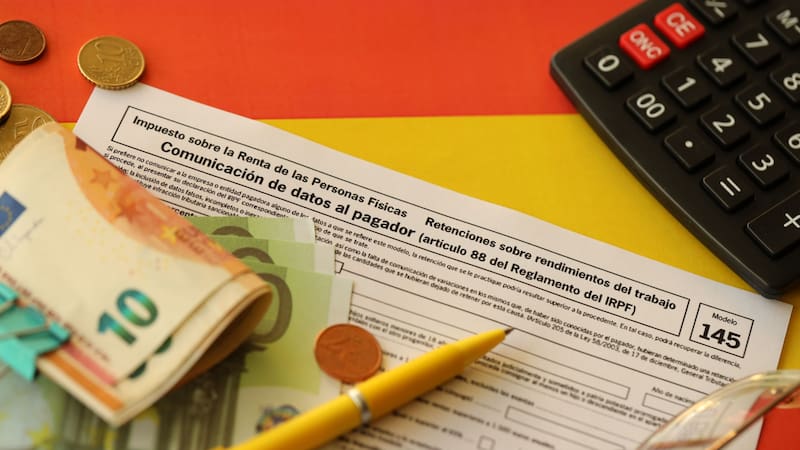 Malas noticias de Hacienda: a partir de ahora, hay que declarar los pagos con tarjeta si superan esta cantidad.