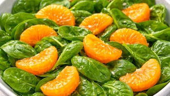 Es tendencia | Mezclar espinaca con mandarina: para qué sirve y por qué todos lo recomiendan