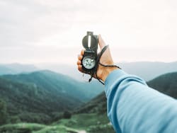 El liderazgo del “mientras tanto”: cómo dirigir en tiempos donde nada está quieto