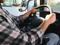 Transportistas autónomos de 63 años o más que dejan la profesión: plazo para presentar la documentación necesaria