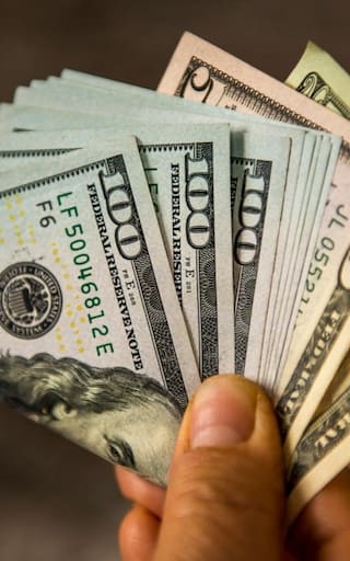 Recibir dólares del exterior: la vía que más conviene según cuánto envíes y qué tan rápido lo necesites