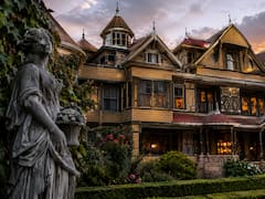 Entre asesinatos, fantasmas y habitaciones secretas: las 10 mansiones más inquietantes del mundo